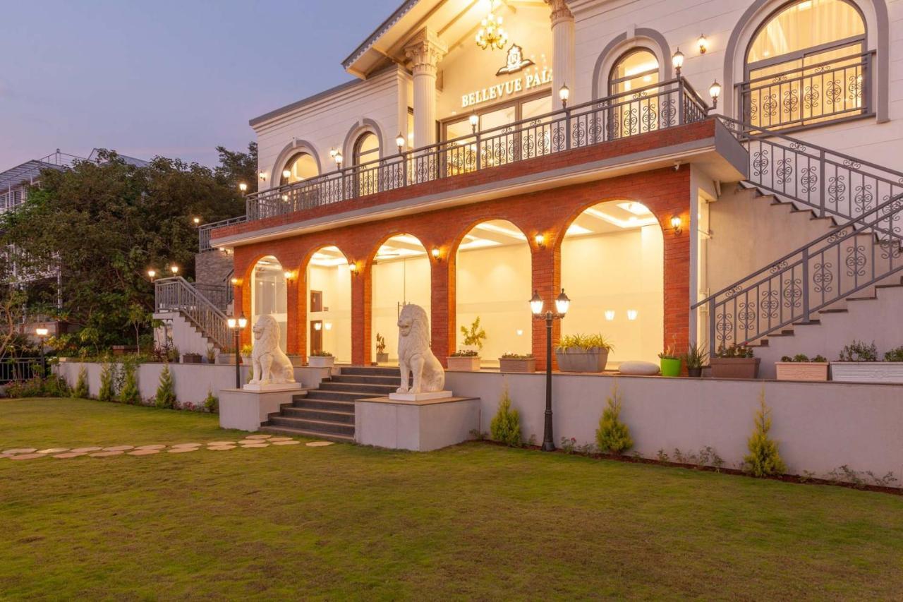 Bellevue Palace By Stayvista - Lavish Abode With A Pool, Landscaped Lawn, Gazebo & Adventure Activities Nashik Exterior foto